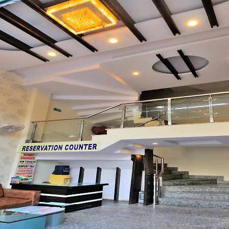 Hotel Gold Star Inn Neu-Delhi Exterior foto