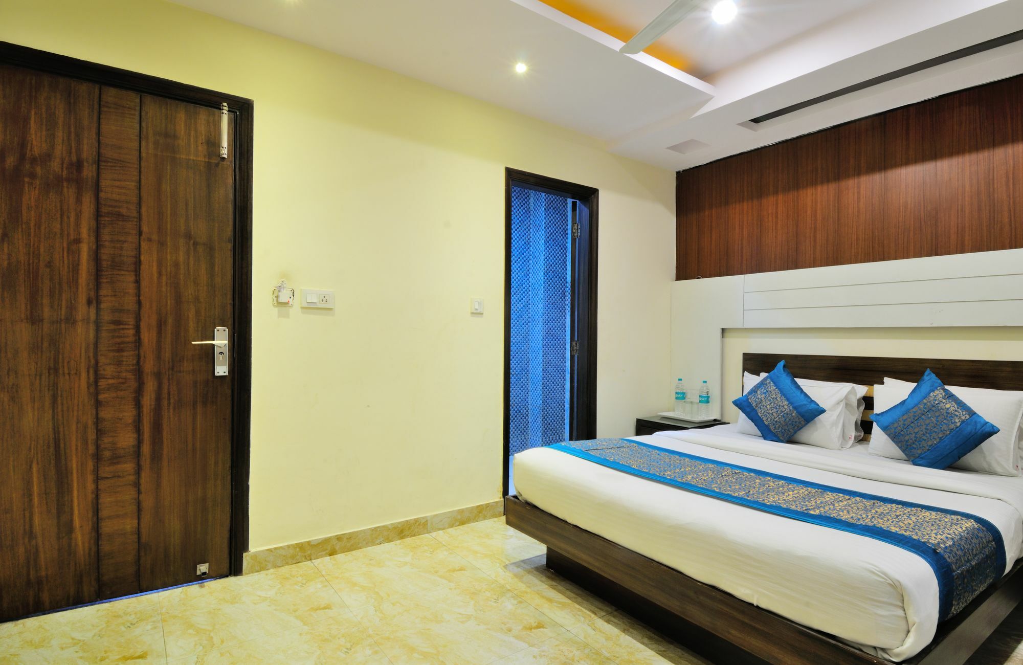 Hotel Gold Star Inn Neu-Delhi Exterior foto