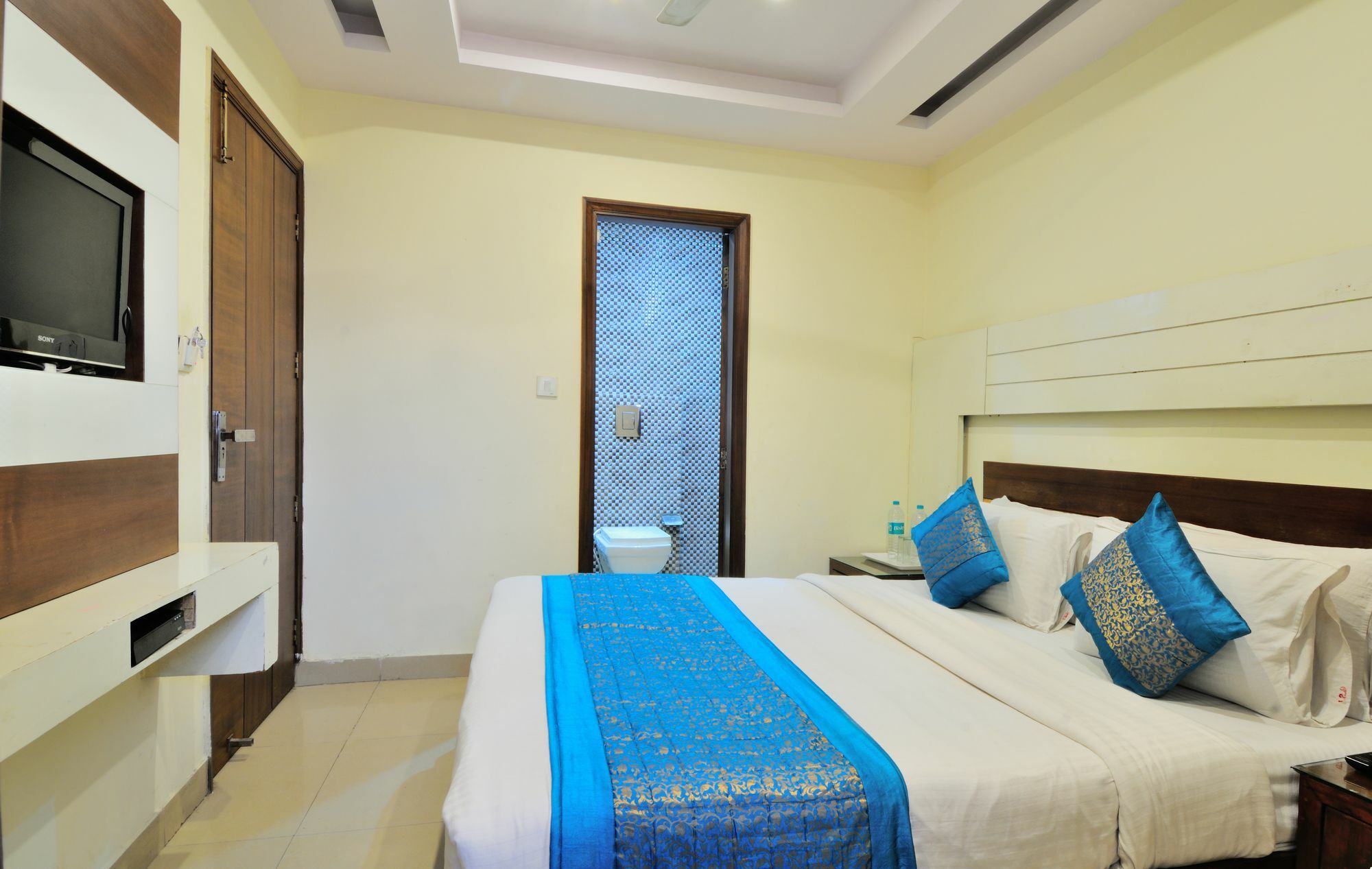 Hotel Gold Star Inn Neu-Delhi Exterior foto