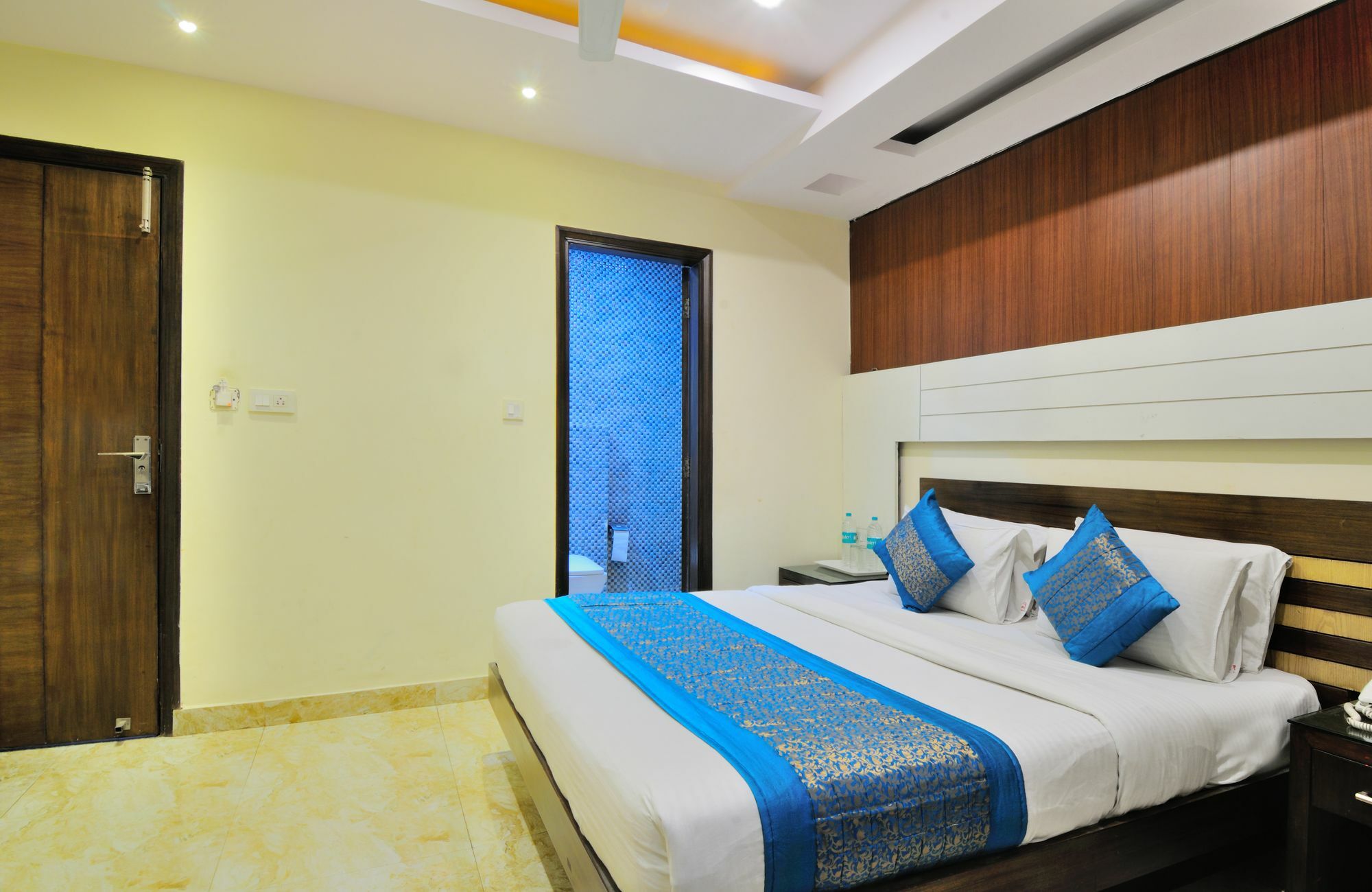 Hotel Gold Star Inn Neu-Delhi Exterior foto
