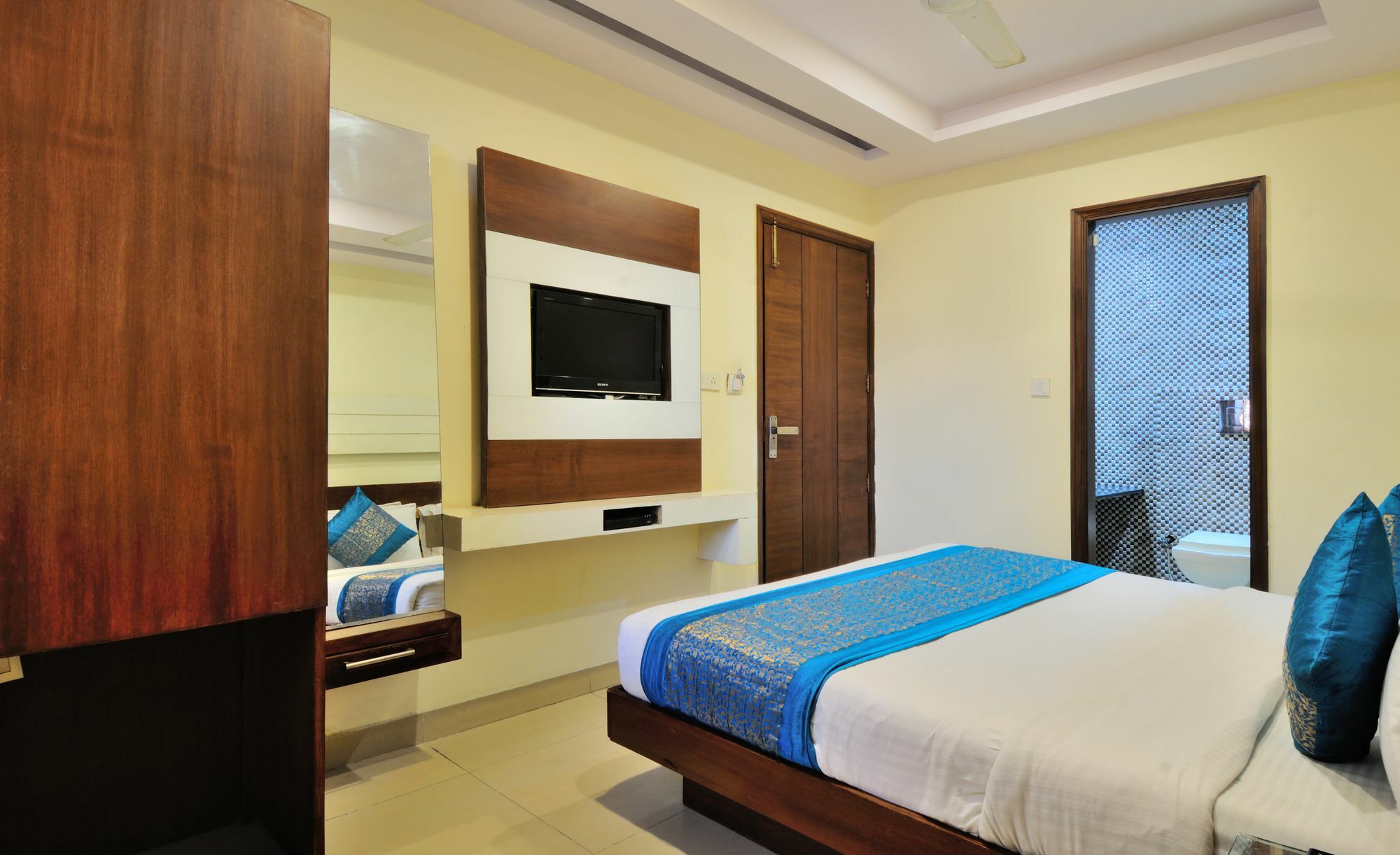 Hotel Gold Star Inn Neu-Delhi Exterior foto
